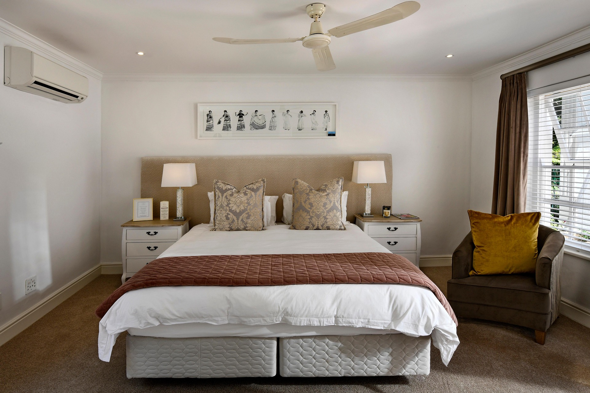 bedroom 5664221 1920 1